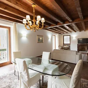 Domus - Centralissima E Antica Residenza Cappello Apartment