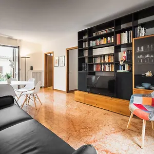 Flats4rent Luca Apartment