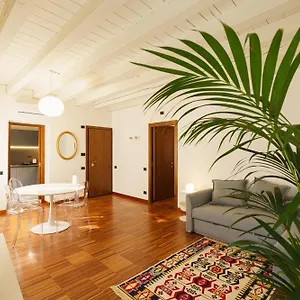 Domus - Residenza Marconi Apartment
