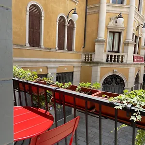appartamento-al-malibran.hotelslidodijesolo.com/